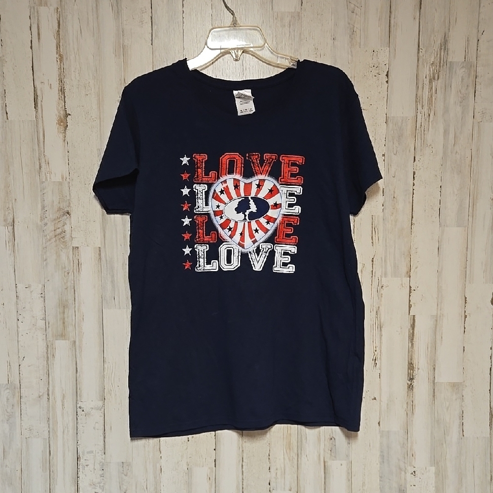 Mossy Oak   Red, White & Blue Love Graphic T-Shirt   new with tag